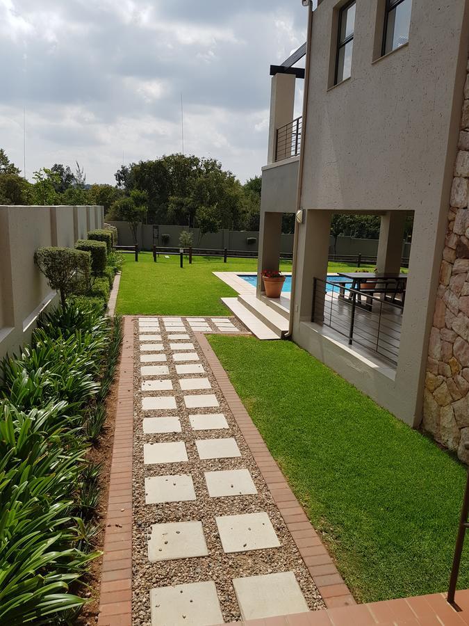 Nova Luxury Suites Lonehill Johannesburg Eksteriør bilde