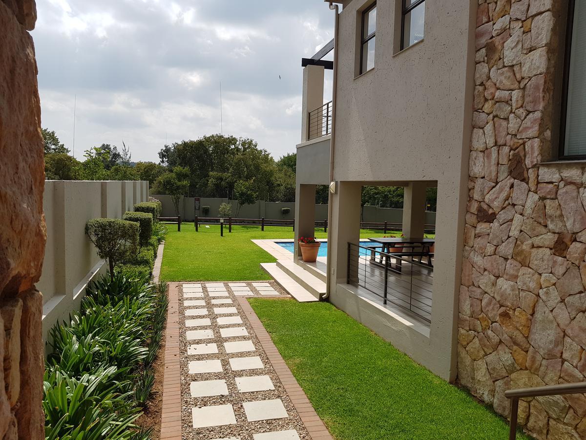 Nova Luxury Suites Lonehill Johannesburg Eksteriør bilde